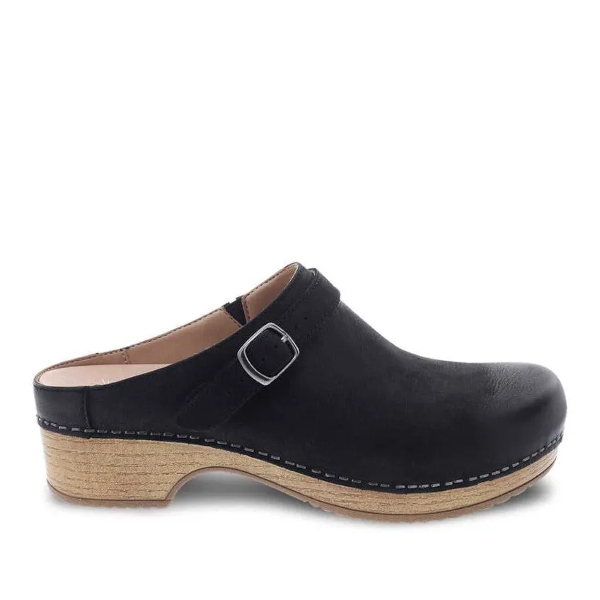 BERRY BLACK