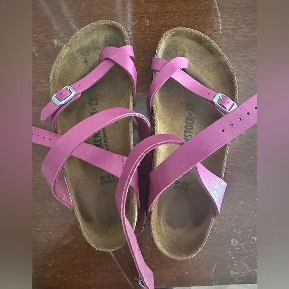 Birkenstock Yara sandals size 8/39 ankle strap pink purple clogs big buckle