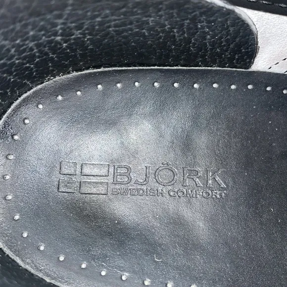 Bjork Swedish Comfort Brown Patent Leather Clogs.  Size EU 45/46 - US 11/12.