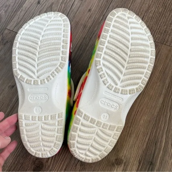 Crocs classic clogs in multi tie dye Size 11