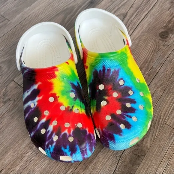 Crocs classic clogs in multi tie dye Size 11