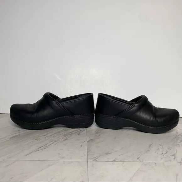 Dansko Black Leather Shoe Clog 39