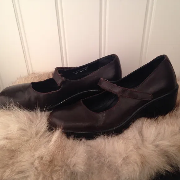 Dansko brown leather Mary Jane clog size 40