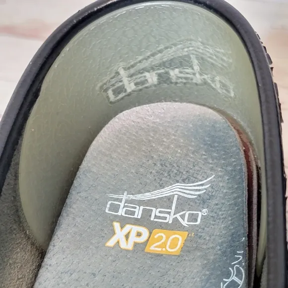 Dansko Pro XP 2.0 gold Brushed Patent Women's Size 9  Clogs