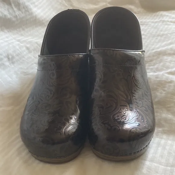 Dansko Women’s Brown Floral Tooled Leather Clogs Size 42