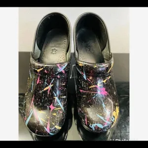 Dansko Professional BLK Pt Colorful Clogs WMS 40