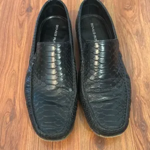 Donald J Pliner Black, leather croc embossed men's loafers size 9.5 made in Braz
