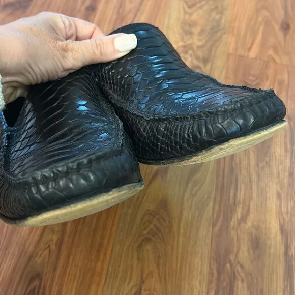 Donald J Pliner Black, leather croc embossed men's loafers size 9.5 made in Braz