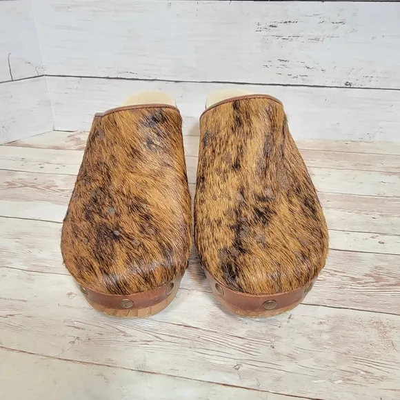 Five Worlds by Cordani calfhair clogs