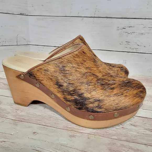 Five Worlds by Cordani calfhair clogs