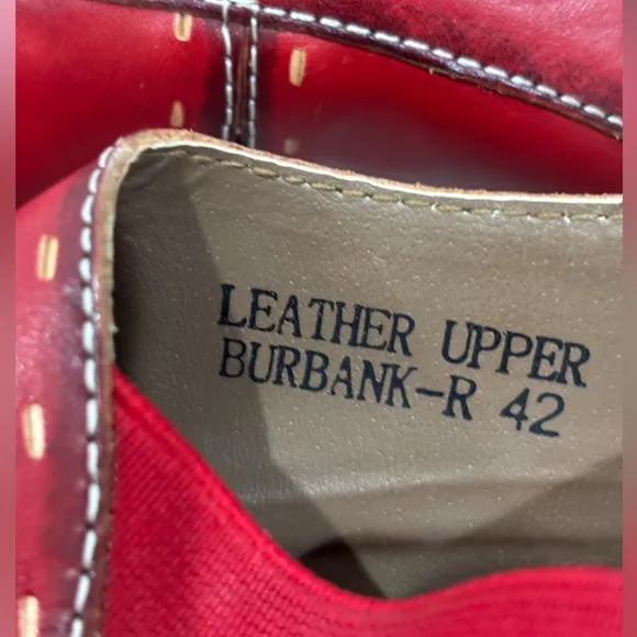 L’Artiste Burbank Red Leather Clogs NWOT