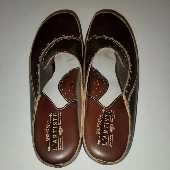 L'Artiste Spring Step (Size 39/US 8.5) Brown Leather Slip-on Padded Chino Clogs