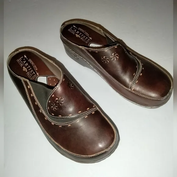 L'Artiste Spring Step (Size 39/US 8.5) Brown Leather Slip-on Padded Chino Clogs