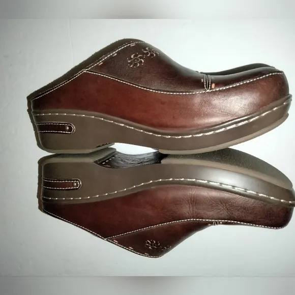 L'Artiste Spring Step (Size 39/US 8.5) Brown Leather Slip-on Padded Chino Clogs