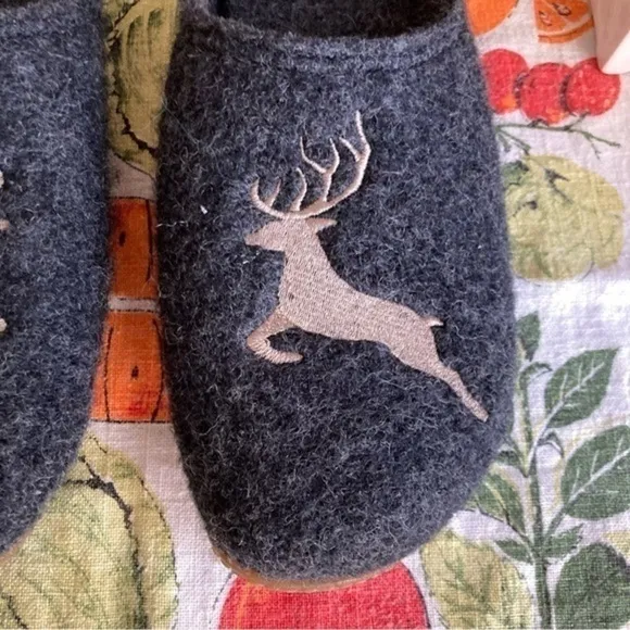 Living Kitzbühel Anthracite Deer slipper slides size 41