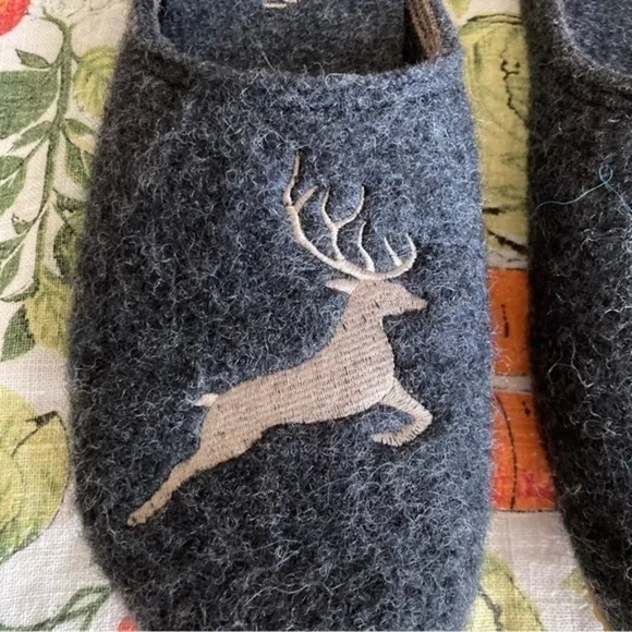 Living Kitzbühel Anthracite Deer slipper slides size 41