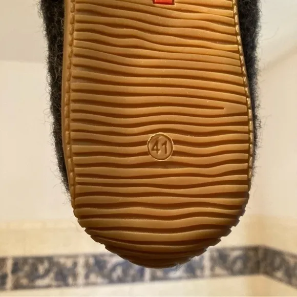 Living Kitzbühel Anthracite Deer slipper slides size 41