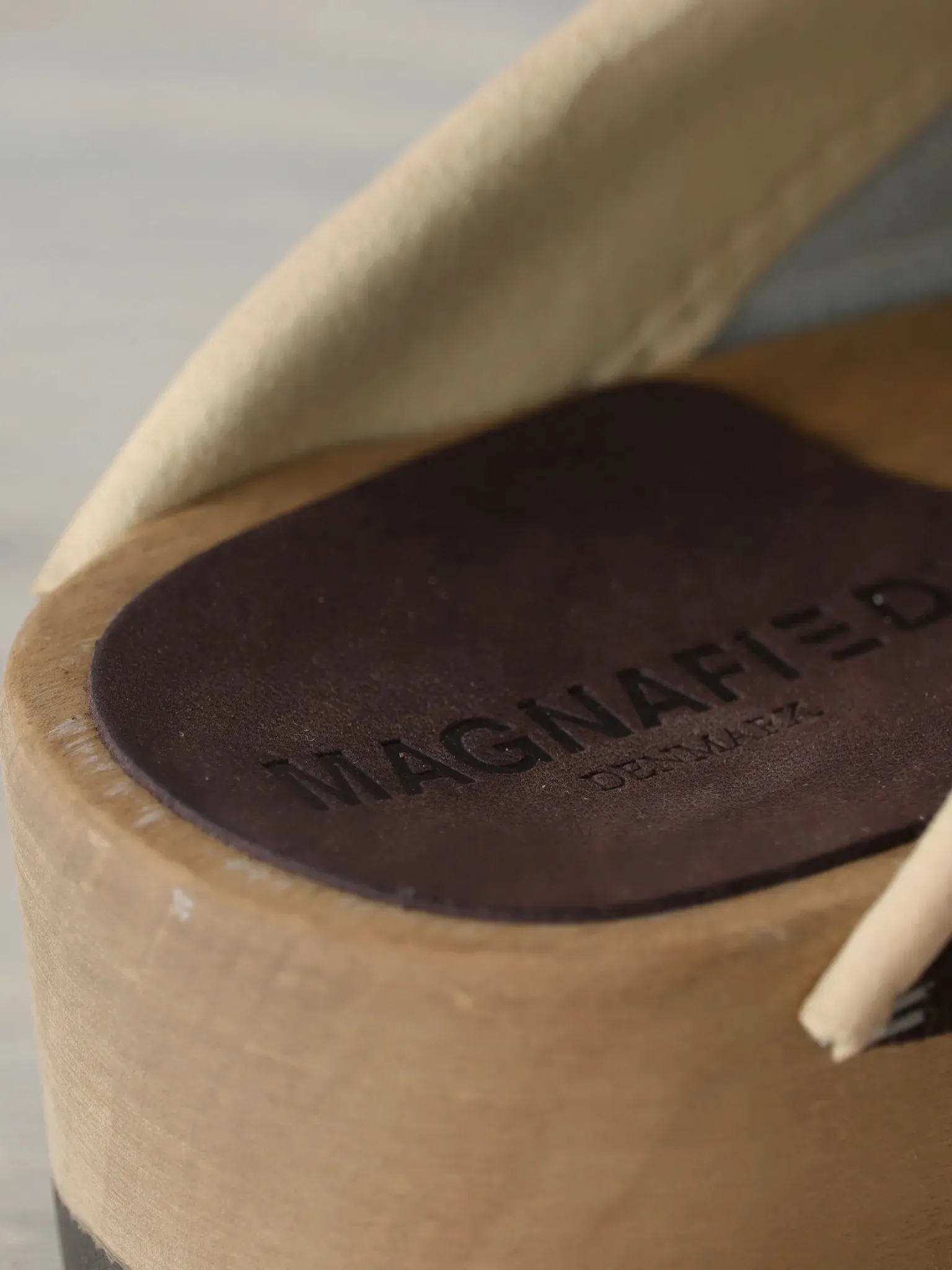 MAGNAFIED Together with THE INOUE BROTHERS | EMBLA CLOGS Vegan Suede Tobacco