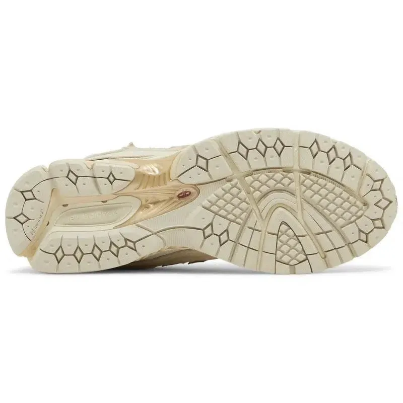 New Balance 2002R Protection Pack Sandstone