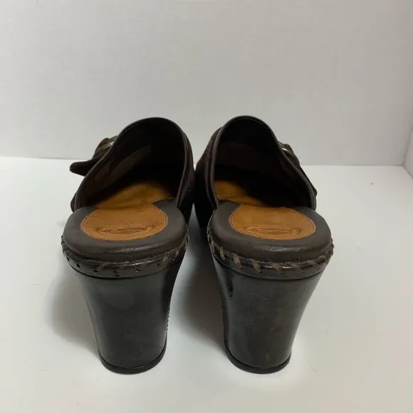 Nurture by Lamaze brown leather clogs size 8.5