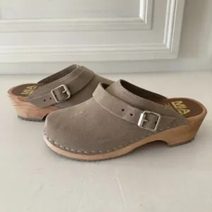 NWOB MIA Free People Alma Mushroom Suede Clogs