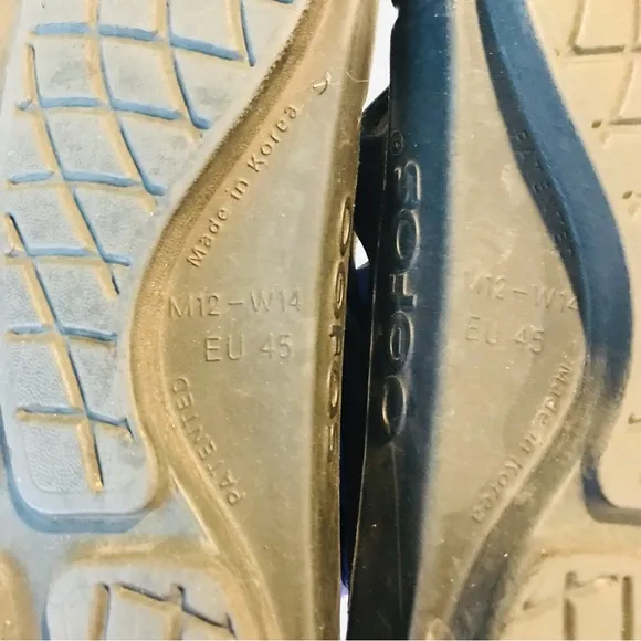 OOFOS Sandals
