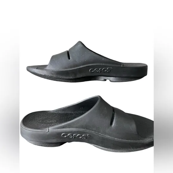 OOFOS Sandals
