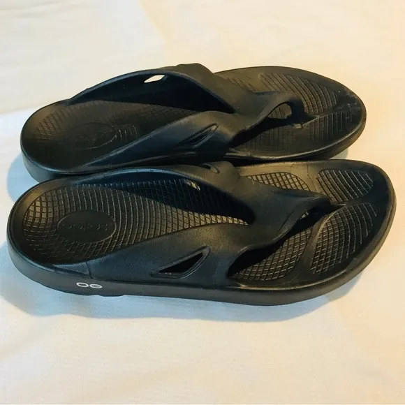 OOFOS Sandals