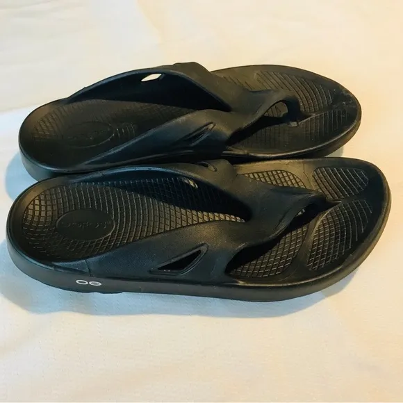 OOFOS Sandals