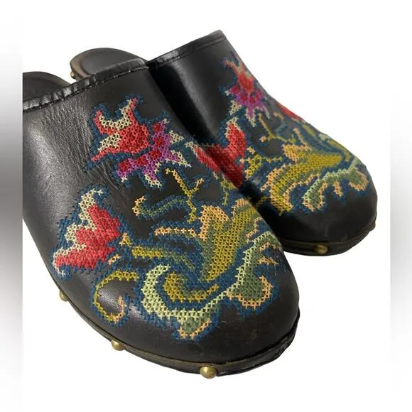 Penelope Chilvers Floral Embroidered Black Leather Clogs Size 6