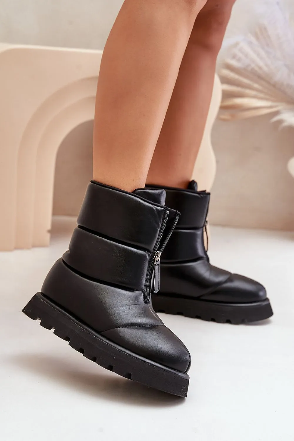 Snow boots
