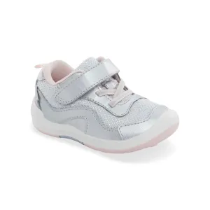 Stride Rite Girls Winslow 2.0 Sneaker - Silver