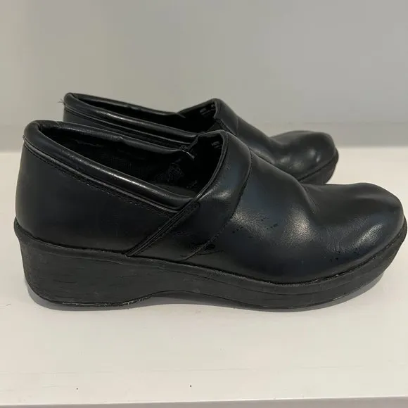 tredsafe - leather black clogs - USA 8.5