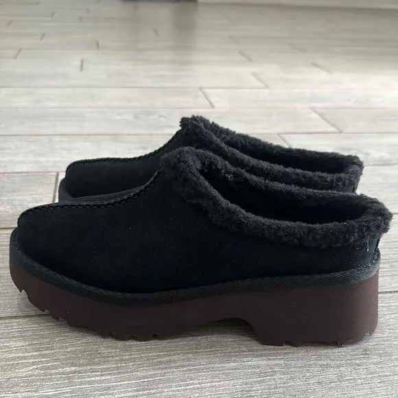 UGG New Heights Cozy Clogs New!