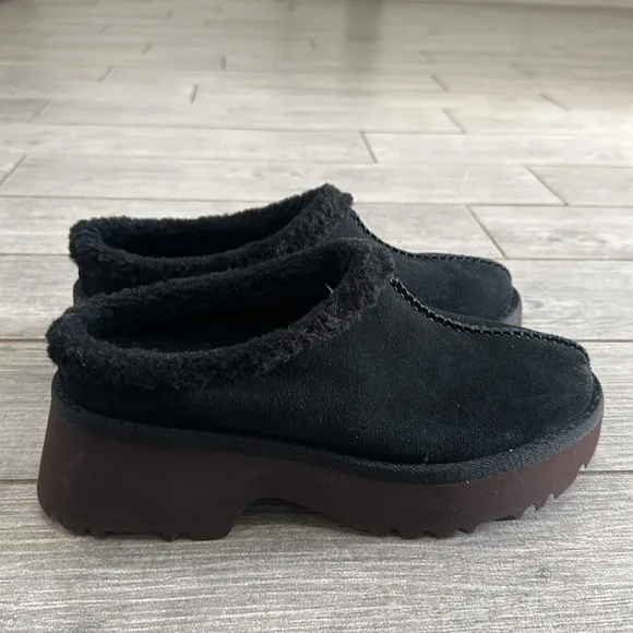 UGG New Heights Cozy Clogs New!