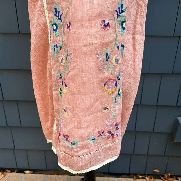 🧡🧡🧡Umgee embroidered dress cotton pink crochet detail medium