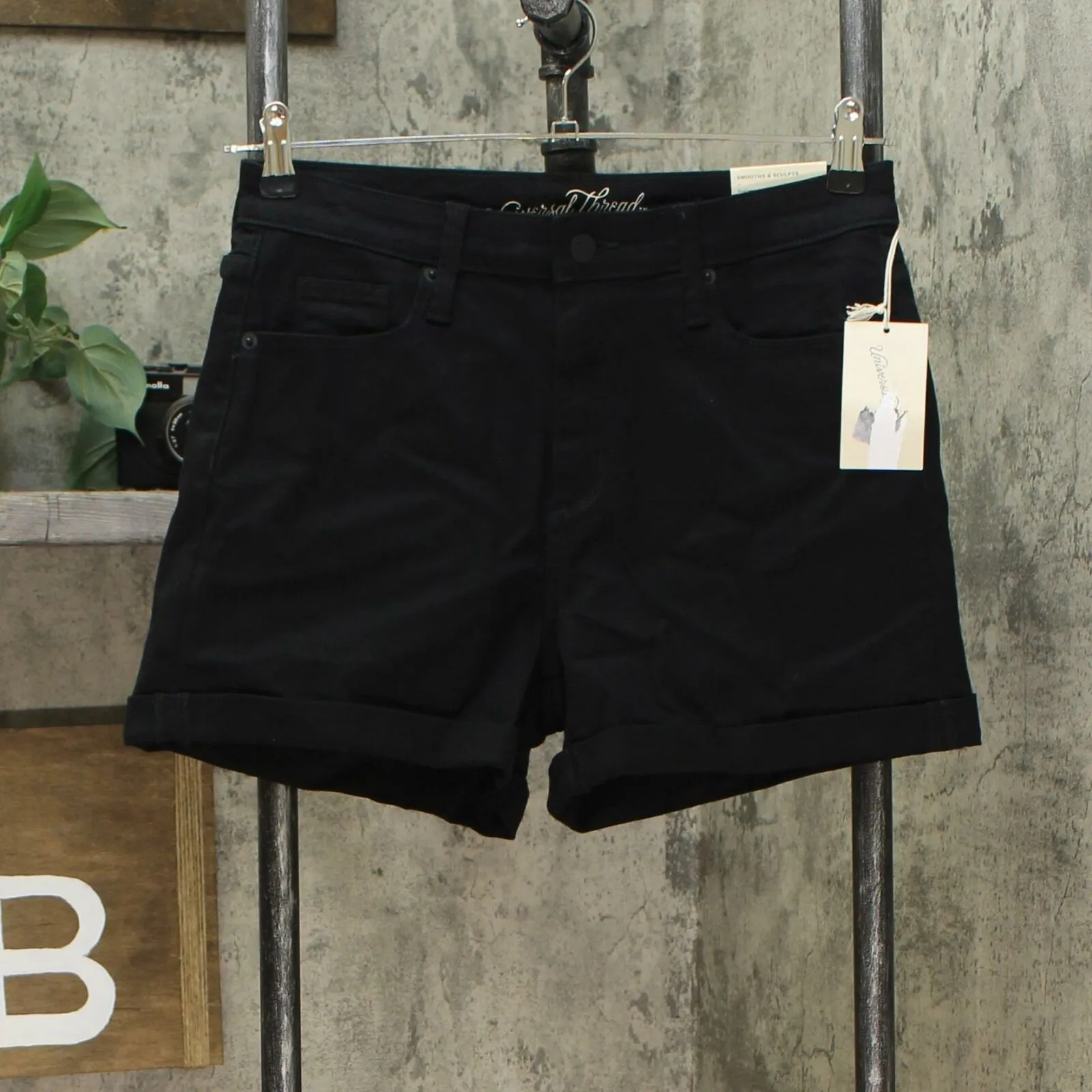 Universal Thread Women's High-Rise Slim Fit Jean Shorts